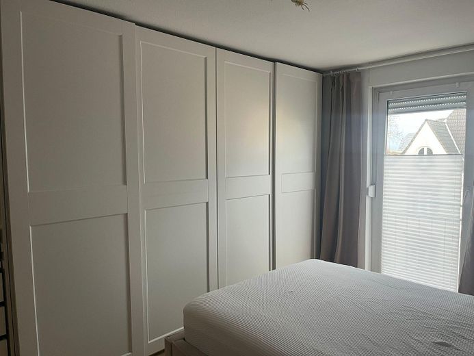 Ładne, jasne 2-pokojowe mieszkanie z balkonem i miejscem w garażu podziemnym w centralnej lokalizacji w Unna na sprzedaż – Schlafzimmer: Foto 2