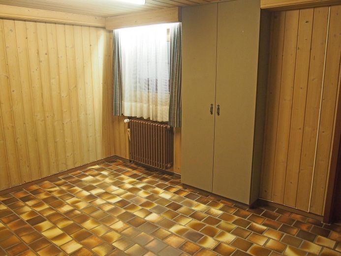 Casa indipendente e spaziosa in una posizione tranquilla e privilegiata (Bietigheim-Lug) – kleiner Kellerraum