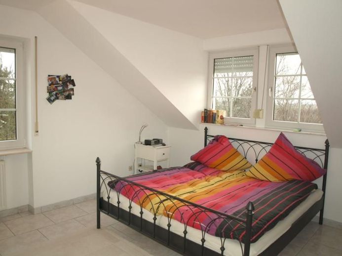 Luxuriöses Wohn-/Geschäftshaus in einer der besten Lagen von Frankenthal (ca. 800m² Fläche) – zweites Schlafzimmer der Maisonettenwohnung