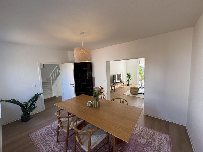 Modernisierte Doppelhaushälfte mit großem Garten & Terrasse – sofort bezugsfrei – EG Essbereich