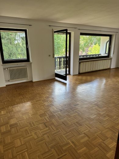 Zentrumsnah: Wohnhaus mit Galerie/Atelier, Einlieger-App.  & traumh. Naturgarten (834 qm) – Wohnen OG Balkon