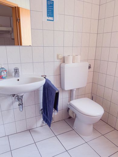 Bürofläche mit 5 Räumen im Gewerbegebiet Schwadermühle in Cadolzburg – ab sofort verfügbar – Bad/WC