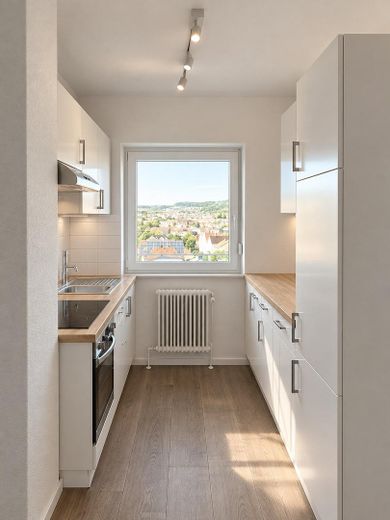 Eerste bewoning na renovatie 2-kamerappartement, met balkon, inbouwkeuken en parkeerplaats in de ondergrondse garage – Neuwertige Küche