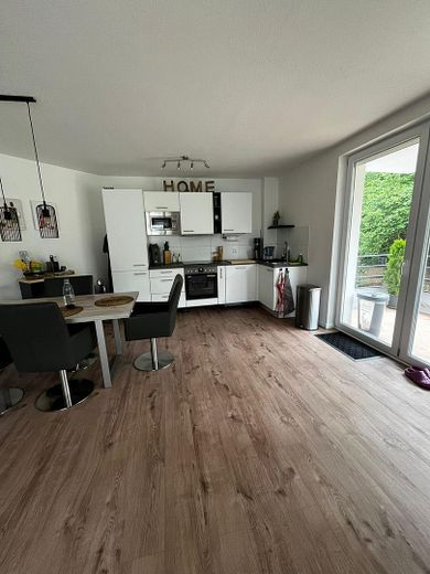 Modern & energieeffizient: 4 Zimmer mit großem Balkon und Blick ins Grüne – Foto 6