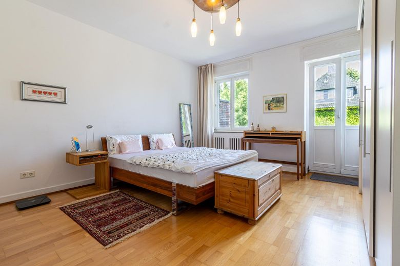 Hochwertiges Einfamilienhaus, 228 Wohnfl., 3 Etg., 5 Schlz., Terrasse, 2 Balkone, 3 Bäder & Sauna – फोटो 19