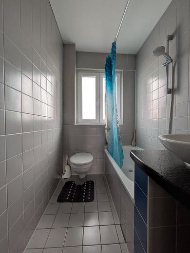 Provisionsfreies Ein-/Zweifamilienhaus mit schönem Garten – Badezimmer 1. OG