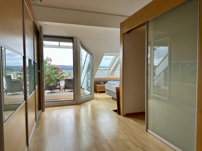Geräumiges Reihenendhaus in Waldenbuch – DG Studio + Dachterrasse