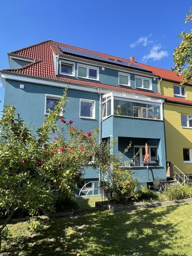 moderne DG-Maisonette, ideal für Familie mit Kind – Rückansicht