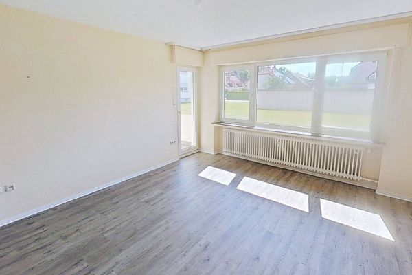 Komfortabel im Erdgeschoss: Helle 3-Zimmer-Wohnung mit Tageslichtbad (Wanne + Dusche)