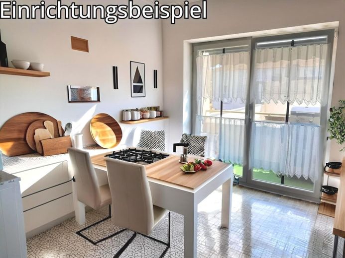 Wohninvestment mit Perspektive - Vollvermietetes Mehrfamilienhaus mit nachhaltigem Potenzial... – Küche mit Balkon