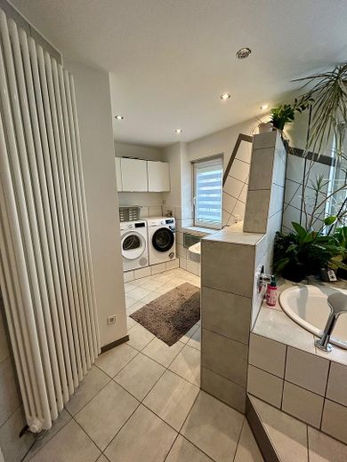 Traumhaftes Wohnen auf 2 Etagen - Haus in Haus mit Garten und Weitblick – Foto 16