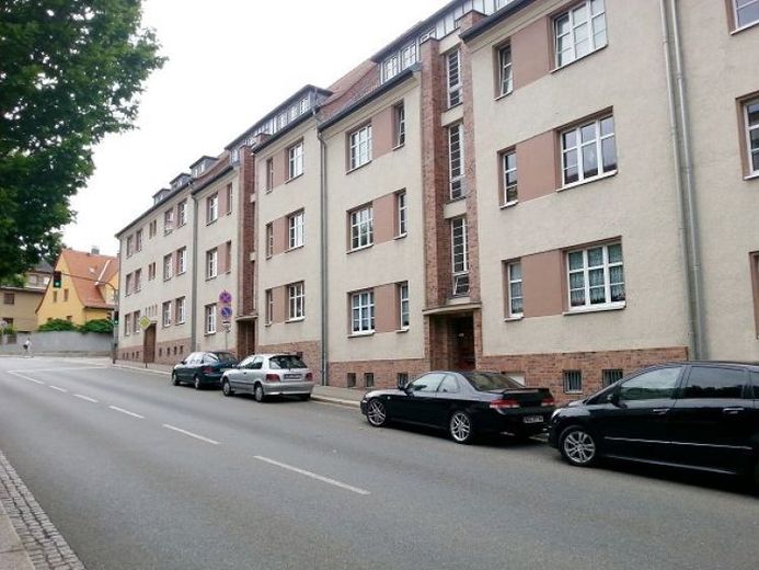 Yeşillikler içinde yaşam: Balkonlu, kilerli ve alışveriş olanaklarına yakın konforlu daire – Fotoğraf 1