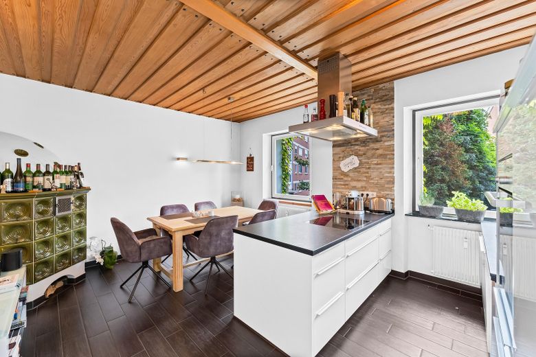 Appartement moderne de 2,5 pièces à Großreuth bei Schweinau avec cuisine équipée et garage – Küche