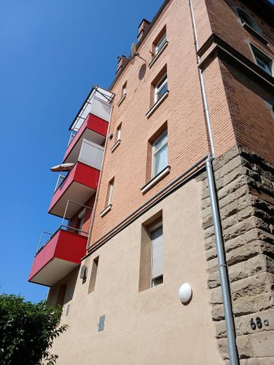 Provisionsfrei vom Eigentümer: Vermietete 2ZKB-EG-Wohnung in Heslach – Hausansicht