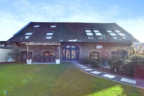 Unique barn loft with an attached apartment just outside Cologne