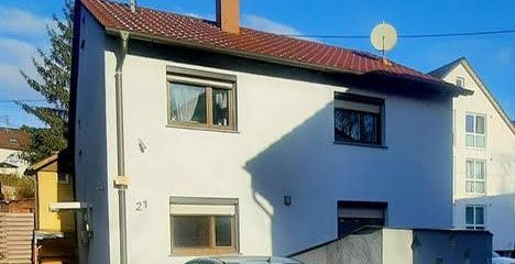 Frontansicht mit Stellplatz