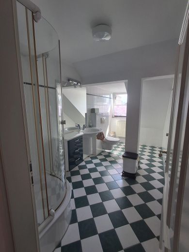 Penthousewohnung in Freiberg zu vermieten – Bad