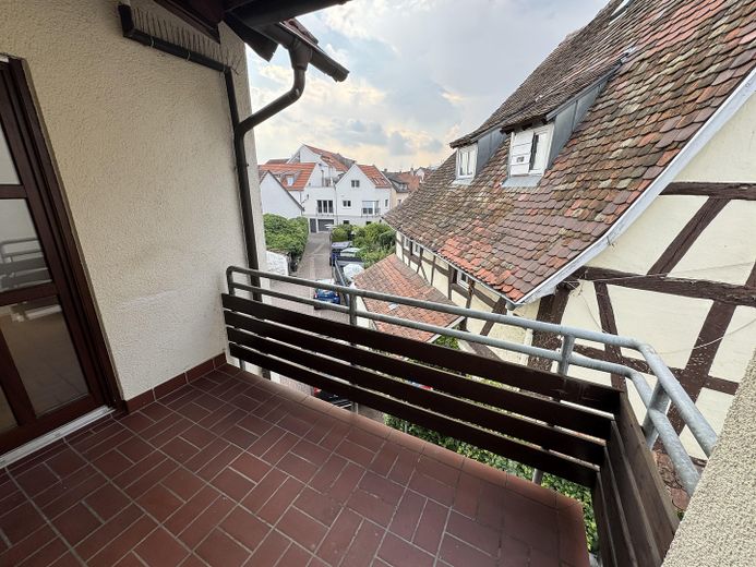 Appartement 2 pièces situé au centre – Balkon
