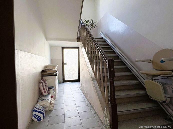 REDUZIERT!! Mehrfamilienhaus mit 4 Einheiten - solide vermietet mit Entwicklungspotenzial in Selb – VUB0002405-13