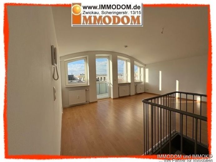2-Zimmer-Dachgeschoss-Maisonetten-Wohnung mit BALKON und EINBAUKÜCHE mitten im Herzen von Zwickau – Foto 1