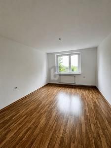 WOHNEN MIT BALKON  &  BLICK INS GRÜNE! – 1784570469_91172e9.jpg