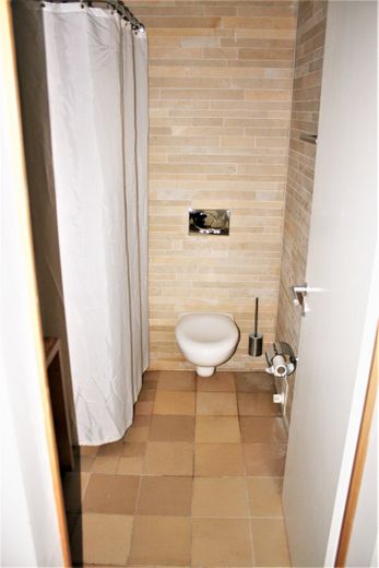 Zimmer in 5-WG in Gründerzeitvilla in großem Park Gartengeschoss Zimmer Nr. 1 – Dusche, Toilette