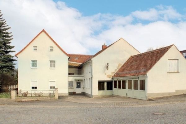 Ebersdorf - casa unifamiliare con garage doppio e officina