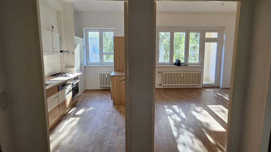 Küche und Wohnzimmer