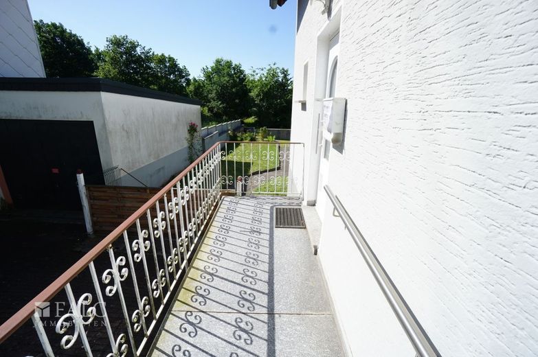 Familienhaus in Bexbach zu verkaufen! – Eingang Haus