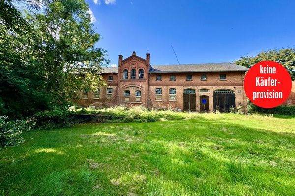 HORN IMMOBILIEN منزل سكني محمي باعتباره معلماً تاريخياً مع إسطبل خيول تاريخي، بريزن بالقرب من نوبراندنبورغ