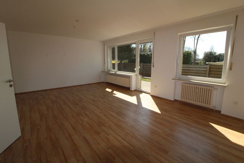 Apartment building in an excellent location with conservatory, 4 garages + building plot for 4 apartments – b1436841-d7f6-4ac6-99bf-55849e0c8bbf