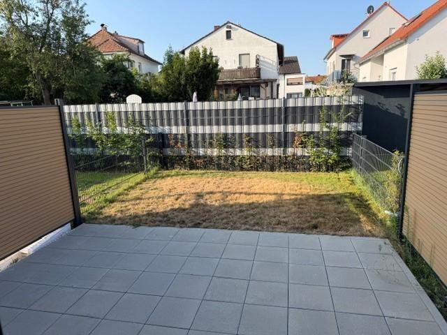 NEUBAU-Erstbezug - Nur 5 Minuten bis zur Bahn!!! – Terrasse/Garten