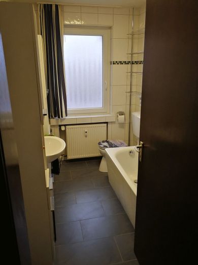 Modernes Zweifamilienhaus in Bredenbeck – Bad Wohnung im Obergeschoss