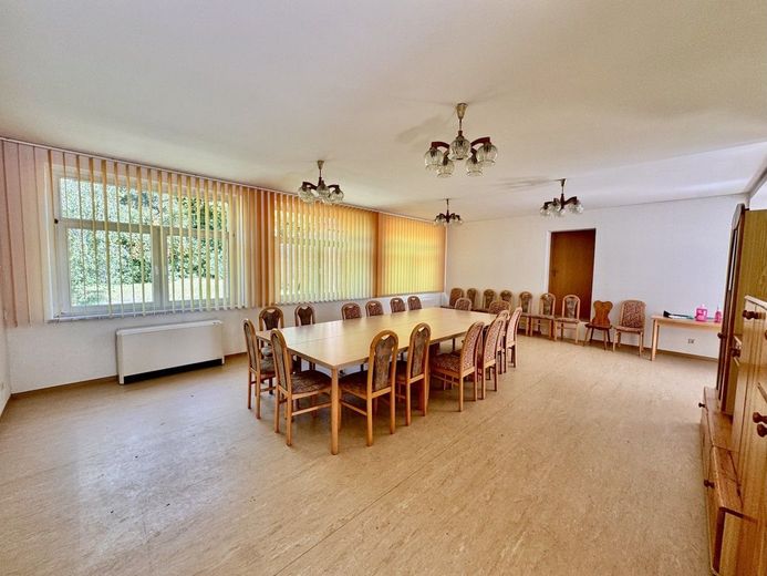 HORN IMMOBILIEN ++ RESERVIERT++großes Haus bei Carmzow bei Prenzlau, sehr ruhige Lage – Wohnzimmer