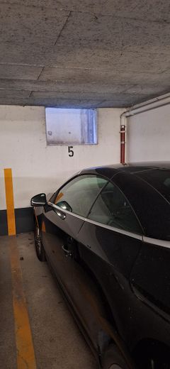 Tiefgaragenstellplatz