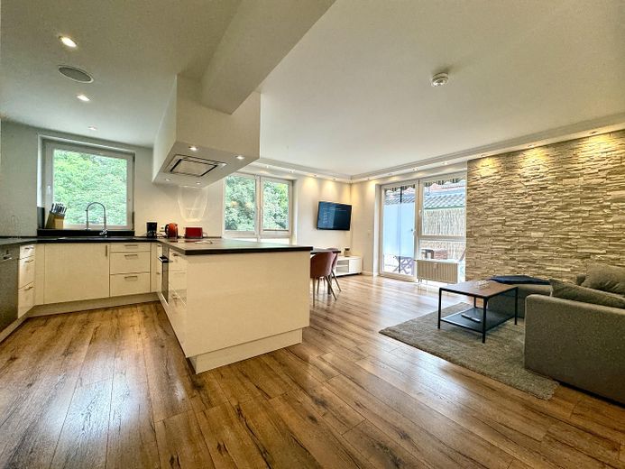Wohnen am Stadtpark: Moderne 3-Zimmer-Wohnung mit Balkon – Offene Wohnküche