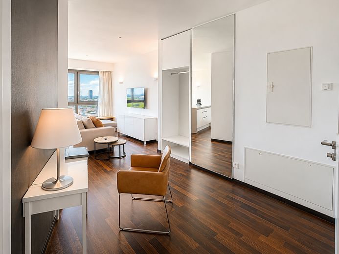 Exklusive 2-Zimmer-Wohnung im Kranhaus Nord – 16. Etage mit spektakulärem Rheinblick – Foto 4