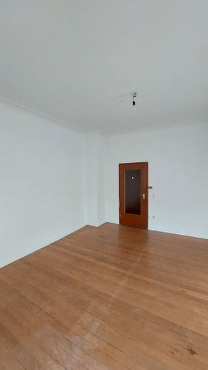 Sonnige 2-Zimmer Altbauwohnung mit Flair und viel Potential – Zimmer 1