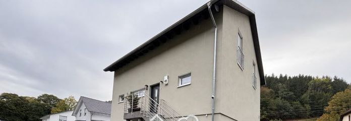 Современный двухквартирный дом с отдельной квартирой в Эльцах-Оберпрехтале