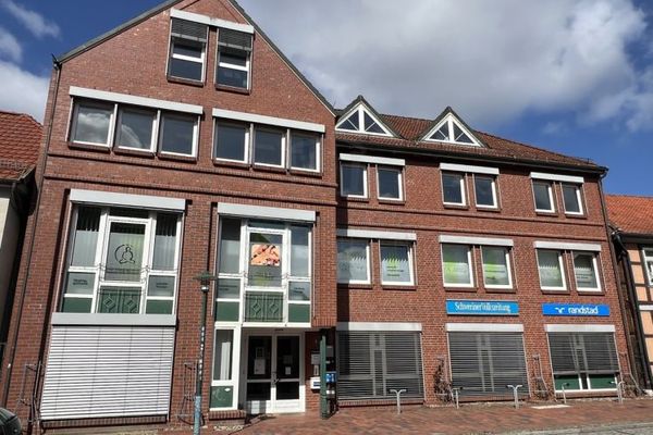 Modern office and practice space centrally located with 250 m² in Hagenow with additional space available