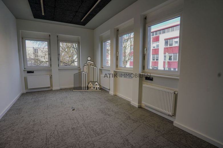 ATIK: Provisionsfrei - Erstbezug nach Sanierung - Repräsentative Bürofläche mit EBK – Innenansicht