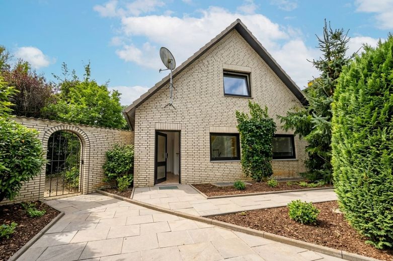 Großes Einfamilienhaus mit zusätzlichem Anbau in Schiffdorf! – Garagenanbau_Nfl._KI