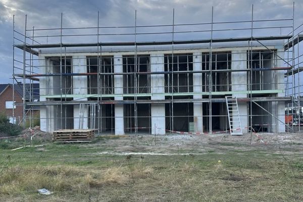 Сучасна нова 3-кімнатна квартира з терасою