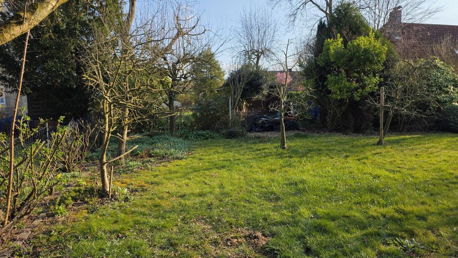 Großes Zweifamilienhaus in zentraler Lage von Bedburg – Garten