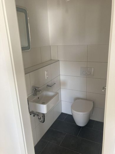 2 ZKB, Einbauküche, Dachterrasse, Keller, Neubau 2018 – Gäste-WC