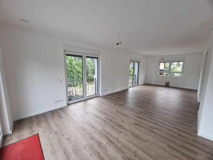 Erstbezug in Zepernick – Provisionsfreie KfW-40-EE Stadtvilla auf über 1.000 m² Grundstück – EG Wohn- Küchenbereich SüdWest
