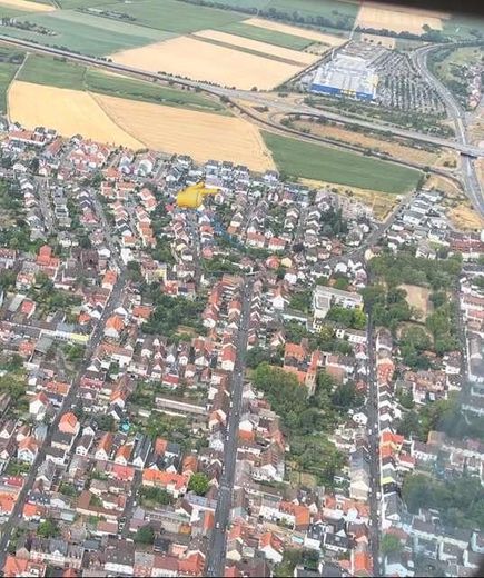 Erstbezug nach Sanierung: Großzügige Etagenwohnung – Wohngebiet, Lage: Pfeil