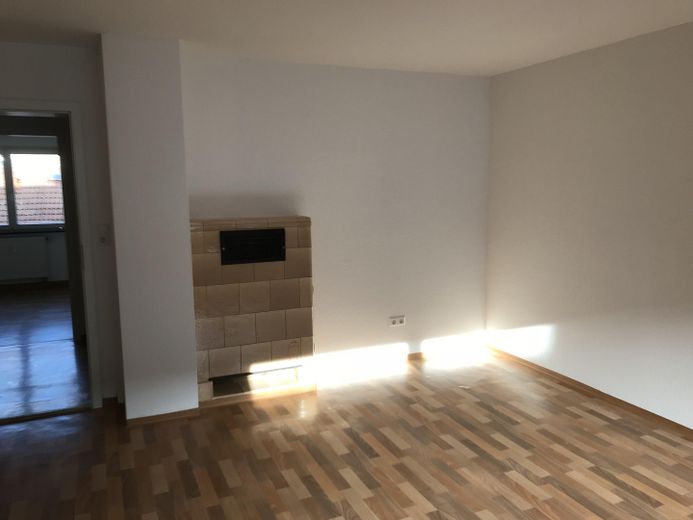 2,5 ZKB - mit EBK u. Balkon in Einbahnstraße in östlicher Südstadt – ehem. Ofen (ohne Funktion!!)