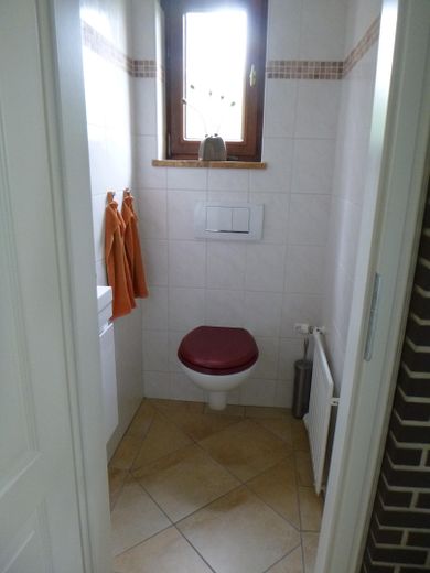 !!! SENZA PROVVIGIONE - Affascinante casa unifamiliare in una tranquilla zona con limite di 30 km/h – Gäste-WC EG