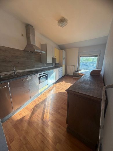 Piso de 3 habitaciones, cocina y baño cerca del aeropuerto de Hahn – Foto 4
